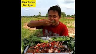 Babang Tampan Lunch Dengan Gurita Bakar vs Pare Mentah, Bikin Ngiler !!!