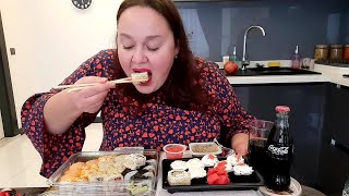 МУКБАНГ💥РОЛЛЫ🍱и Coca-Cola🥃Сет МЕГАХИТ 32 штучки🤤Скучно не бухать🤷‍♀️