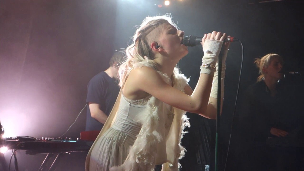 AURORA  - Through The Eyes Of A Child @ La Maroquinerie Paris