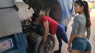 Can You Believe This? Genius Girl Repairs a Box Truck