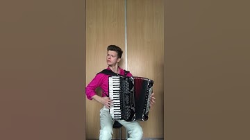 Simple warm up on accordion