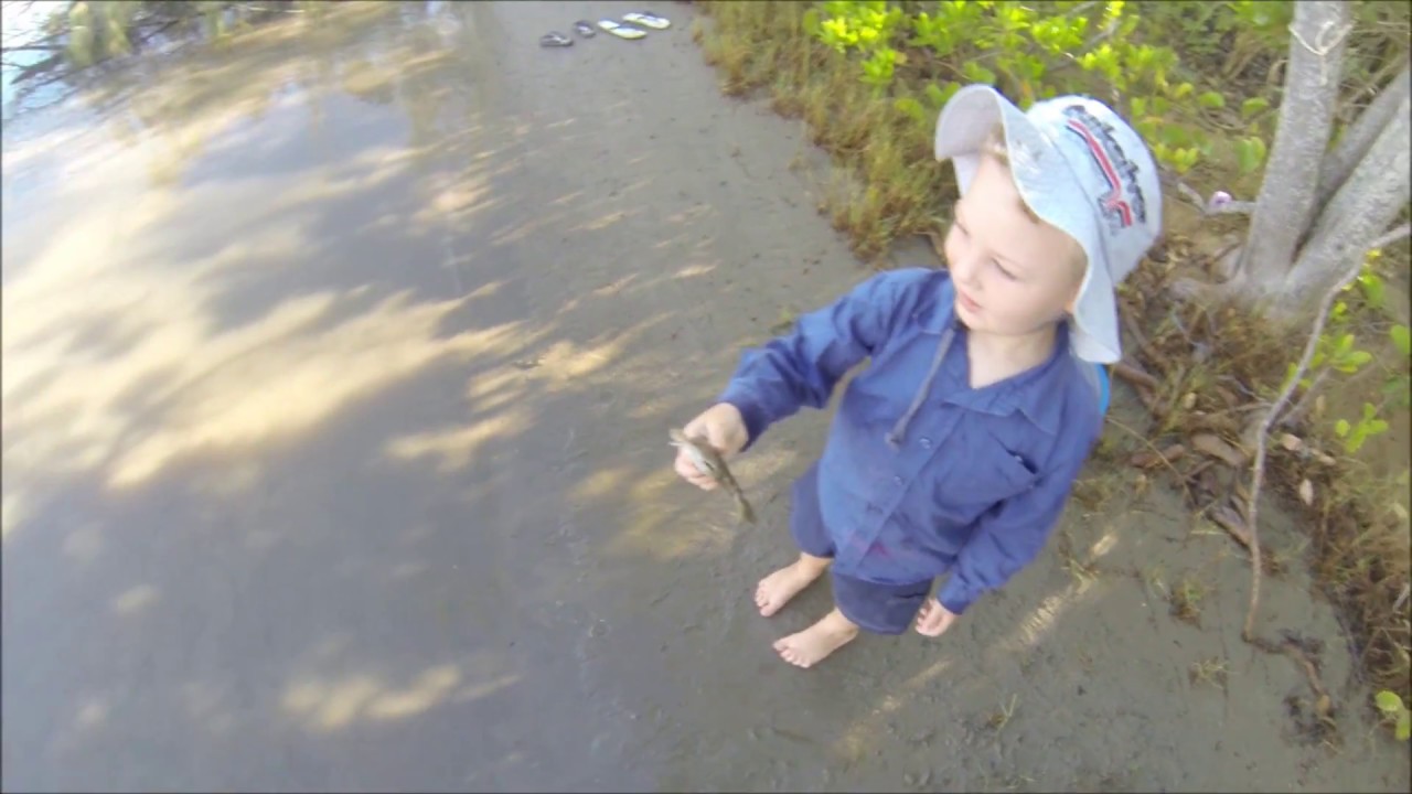 CAST NET THROWING, CATCHING PRAWNS WITH SAMMY,HUNTING FOR BAIT YouTube
