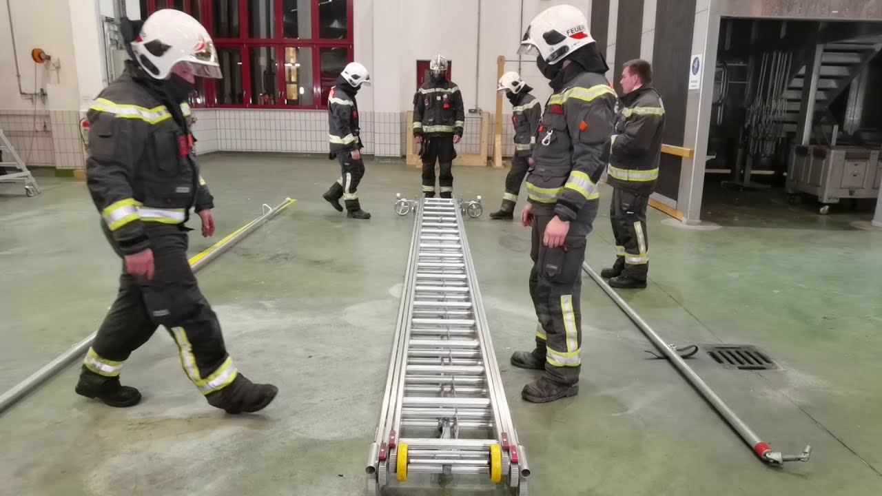 Online Dienstbetrieb - Tragbare Leitern am Löschfahrzeug