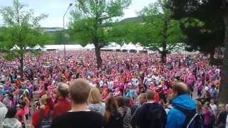 2013-05-26.Хельсинки.Женский марафон.Столько женщин в одном месте не видел.