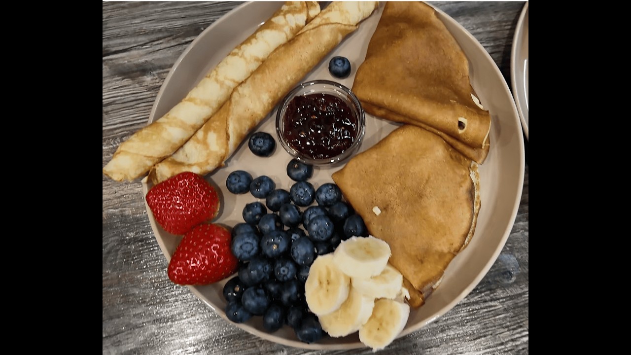 Блины с жареными грибами, Блины с красной рыбой, Блины с шоколадной пастой