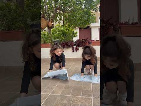 مهارات لبس الجاكيت مع التوأم اللبناني