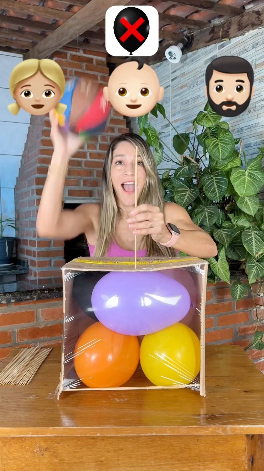 Quem vai estourar o balão preto?!? #shorts #challenge