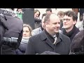 Dresden: Syrian anti-was sculpture faces wrath of far-right protesters