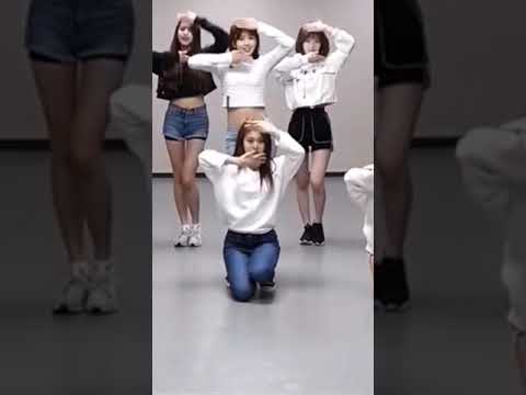 [HYEWON FOCUS AND MIRRORED] La Vie en Rose - IZ*ONE dance practice