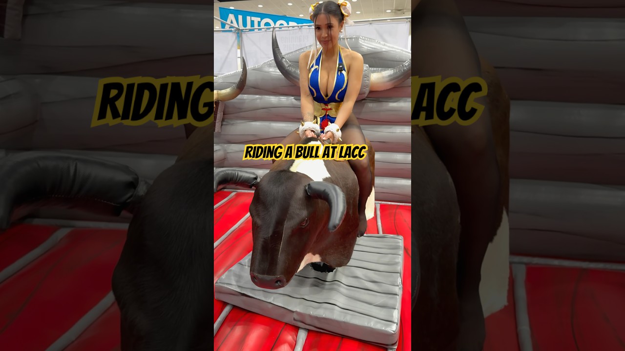 Rode a bull at Los Angeles comic con! #lacc #cosplay  #chunli #comiccon2024