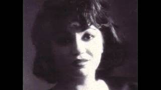 Video thumbnail of "Mihaela Runceanu - Cineva te iubeşte (1986)"