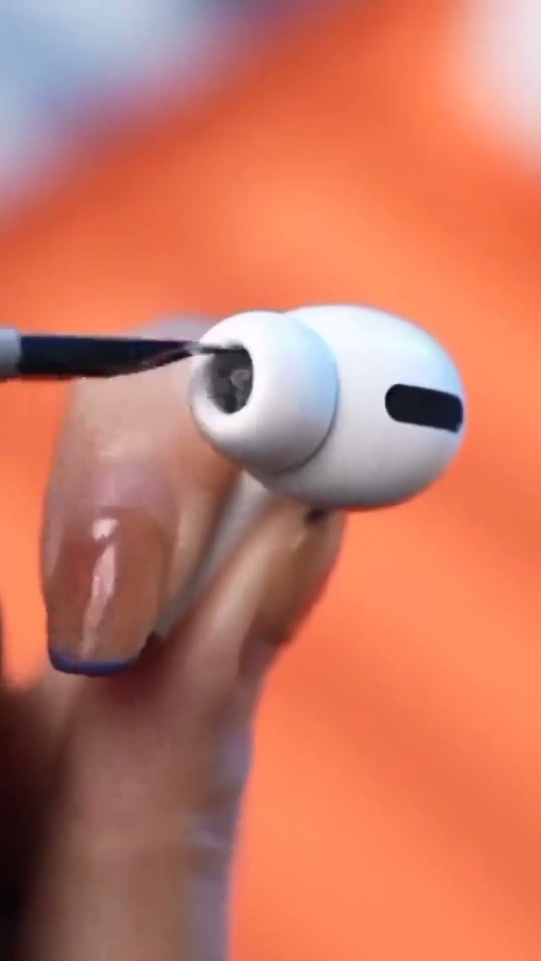 The earbud cleaning kit could completely solve your troubles with cleaning headphones!
