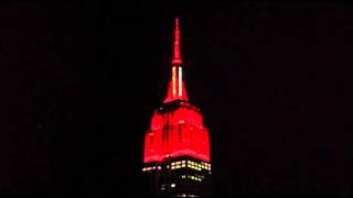 Raw: Empire State Building Dazzles for Holidays