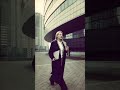 فتاه تمشي بثقه فيديو بدون حقوق وبدون كتابه للتصميم استوريات انستا فيديوهات مجانيه خلفيات جميله