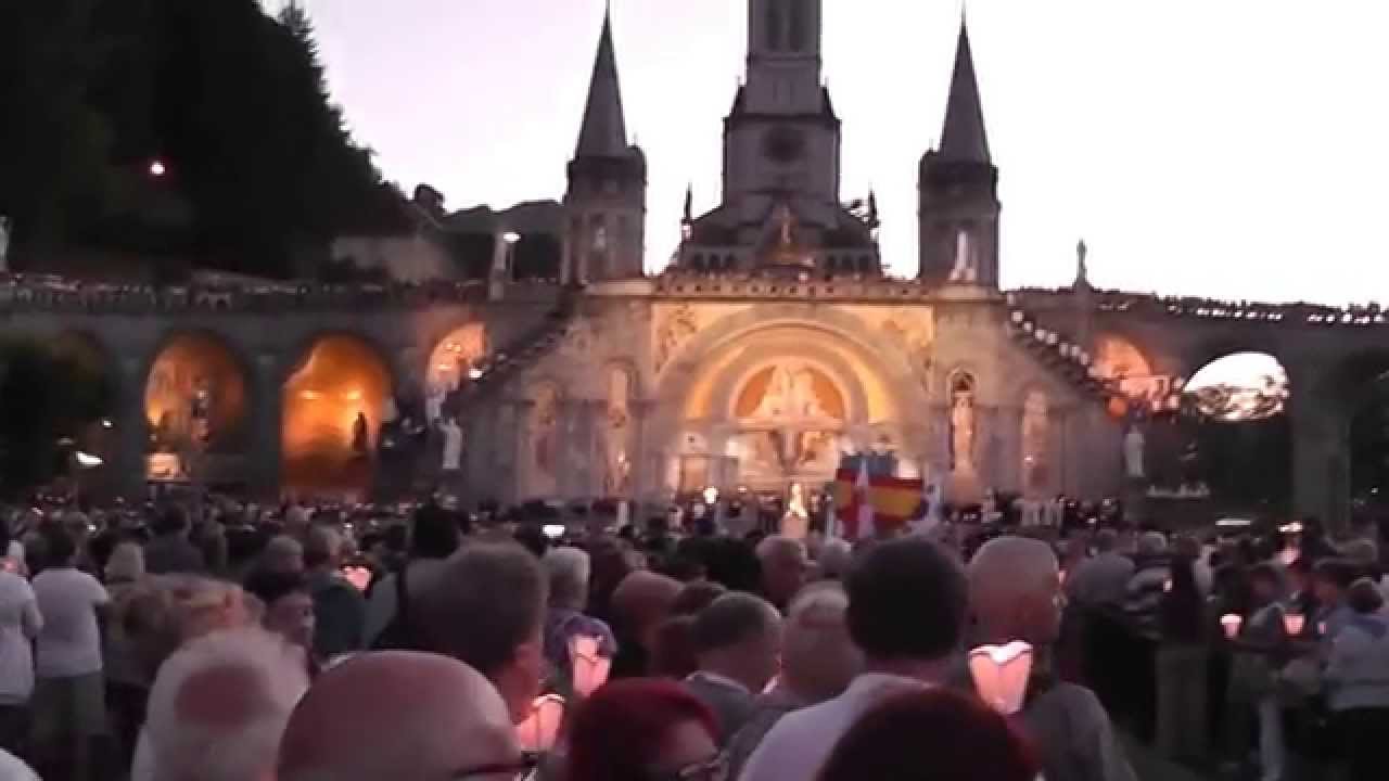 Lourdes Aux Flambeaux Procession 9/07/15 Pt2 - YouTube