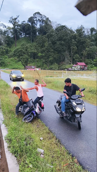Begal apes, jumpa anggota intel... #gengster #soldier #india #crash #humor #comedy #funny