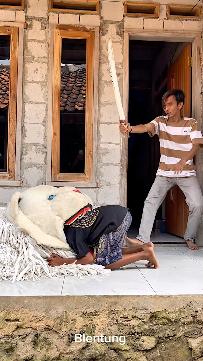Anaknya dimakan can macanan bapaknya bawa golok