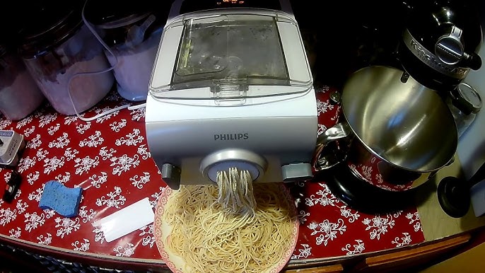 Homemade Pasta Using the Philips Pasta Maker + Giveaway - Bob's Red Mill