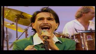 Paul King & The S.A.S band perform King's smash hit 'Love & Pride'