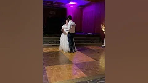 Bride & Groom first dance