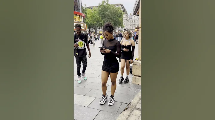 Extra Hand On Shoulder  Prank 🖐🏻😜 #viral #shorts #funny #prank #trending