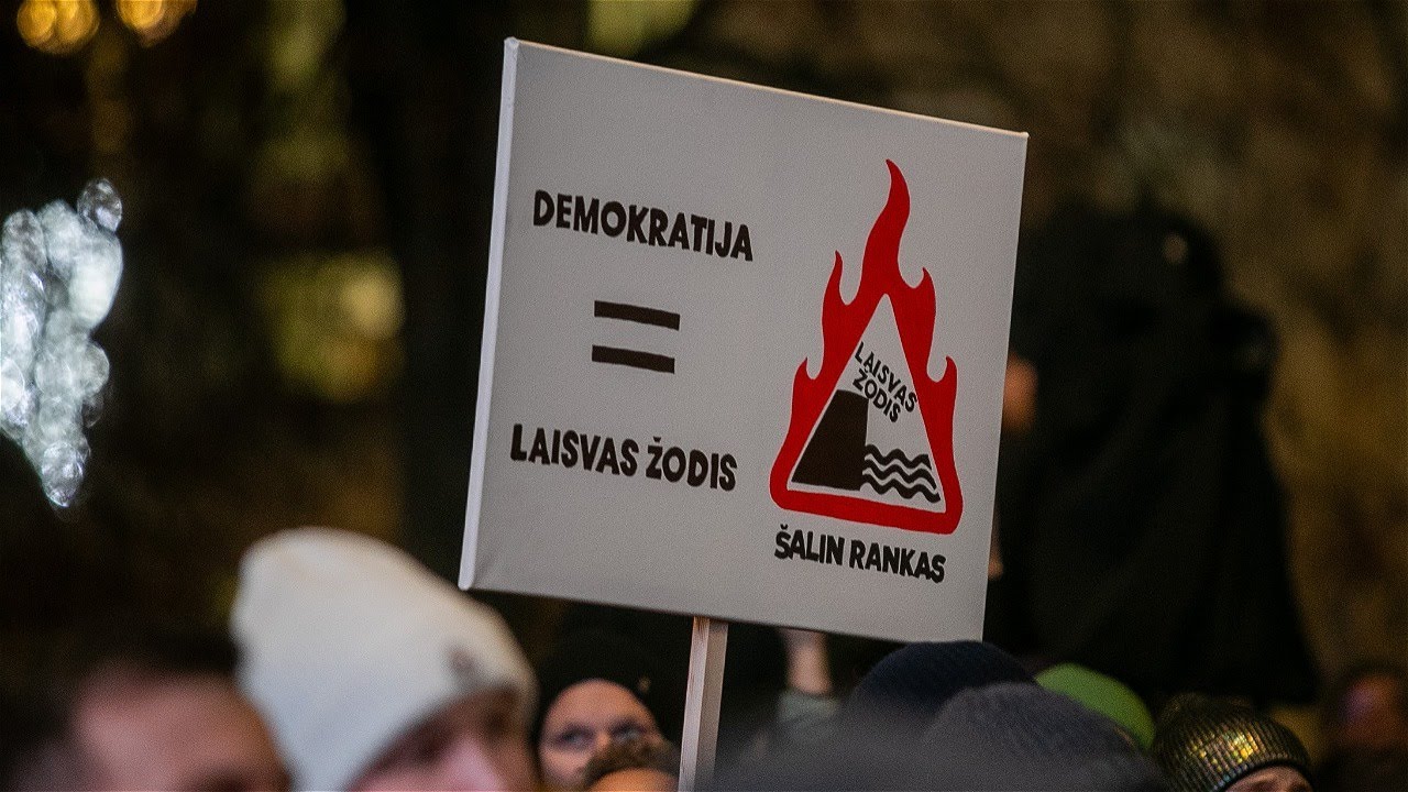 Seimas klimpo LRT ginče: greitoji, kaltinimai ir sustabdyta skuba