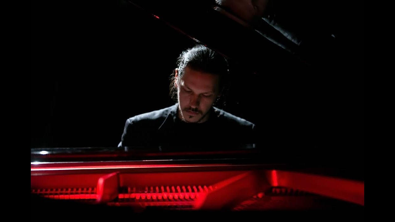 Making Love Outside (Live Piano) w/Luís Senra + FLiP