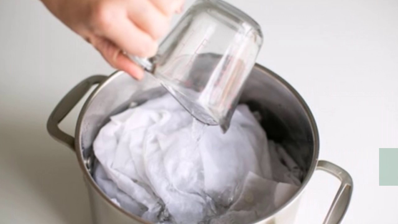 отбелить посеревшие белые вещи.