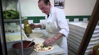 The Pizza of Naples in 2 Minutes