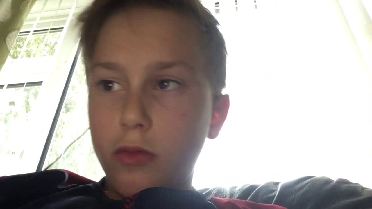 Dele alli hand gesture and finger nose trick