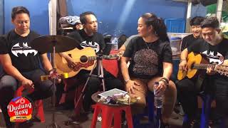 PENGAMEN JALANAN KEREN..!!! JANGAN SALAH MENILAI - Akma With Kampret Band - Live Music DUDUNG ROXY