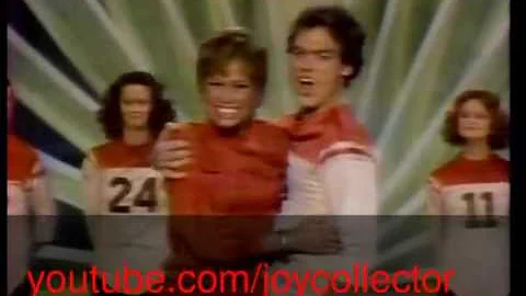 Mary Tyler Moore SINGS with David Letterman, Micha...