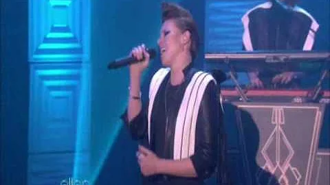 La Roux - Bulletproof bei Ellen DeGeneres (16.03.2...