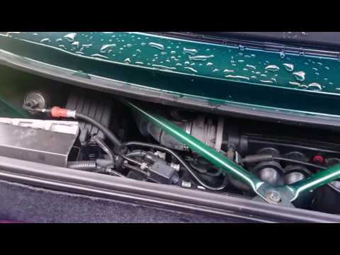 Video: L'alternatore di un'auto ha un fusibile?