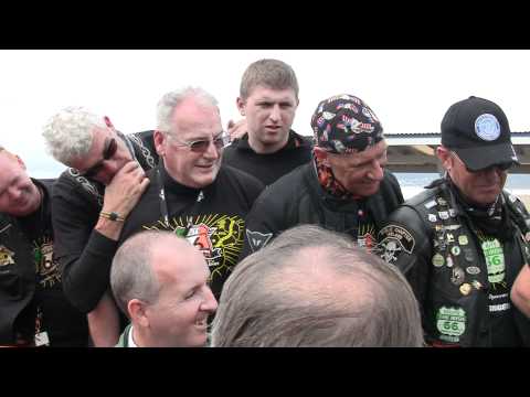 2010 Irish Route 66'er Declan Carroll Strums the G...