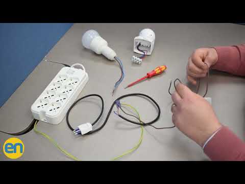 Video: Come si cabla un interruttore della fotocellula?
