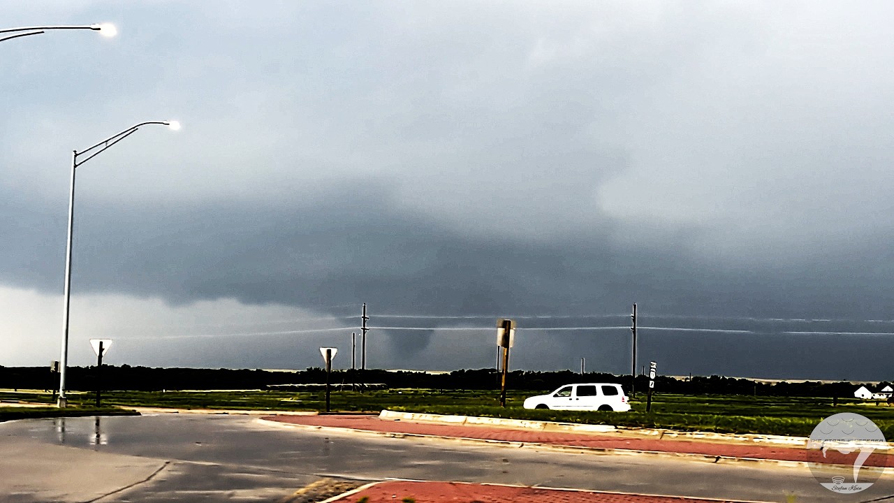 Tornadoes in Kansas on April 23rd - YouTube