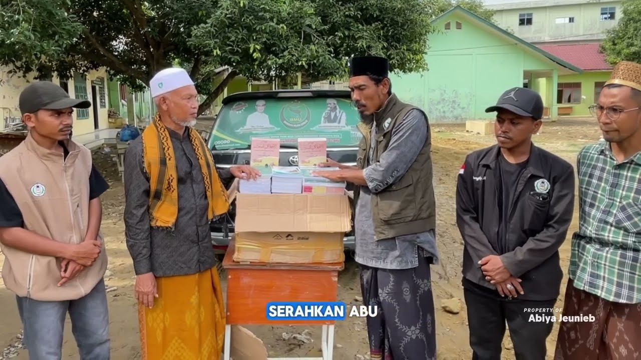 Передача книг в Даях Нурул Ислам Пеудада