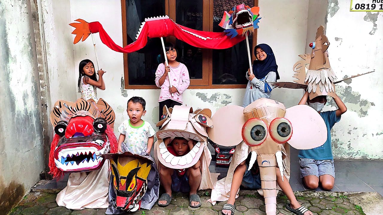 БАРОНГАН БАРОНГСАЙ КОНВОЙ ПОКА НГАБУБУРИТ, ЕСТЬ БАРОНГАНСКИЙ СЛОН, КУРИЦА, МОНСТР, КАРТОННЫЙ БАРО...