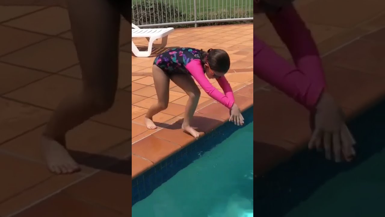 Diving Into Swimming Pool Dive Swimmingpool Splash Aquatic Poolparty Familytime