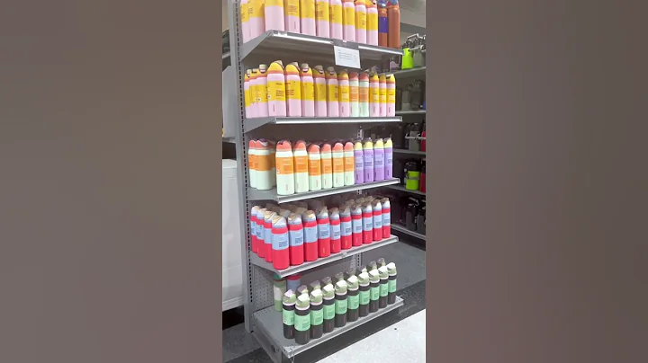 We're heading to DICK'S Sporting Goods to grab their new FreeSip colors. Who's coming with? #Owala