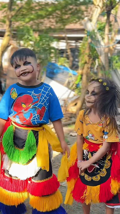 Anak metal vs anak dugem geleng geleng #arekbudoyo #jaranan