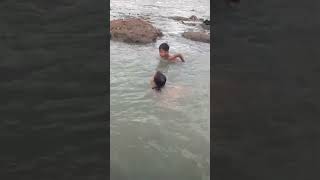 Mandi Di Sungai Dobo