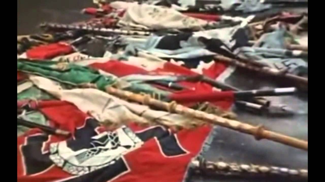 Фото Бросания Немецких Знамен