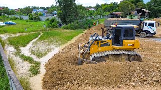 Nicely Landfill Work Use SHANTUI DH17C3 Massive Pushing Stones into Flood Land with Dump Truck 25T