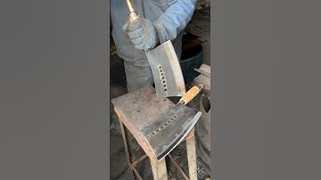 the technique of installing a machete handle correctly #shorts