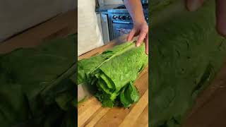 Stop cutting a romaine lettuce the wrong way!!! #innichka_chef #food