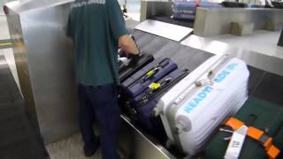 香港国際空港　Baggage pickup