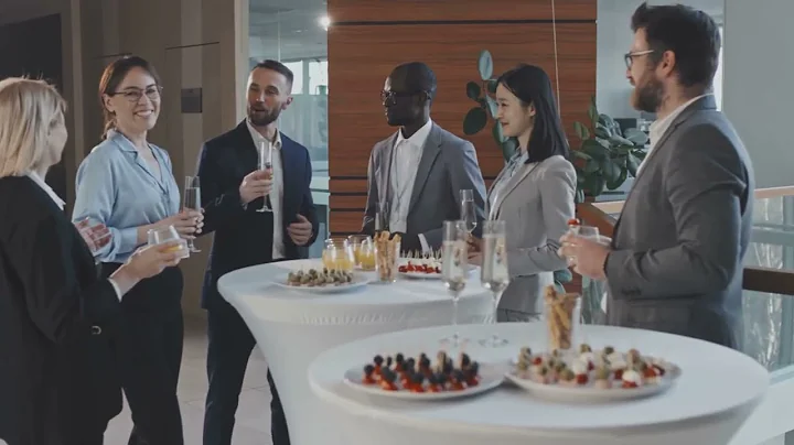 Cold Email vs LinkedIn DM: CloudStars Fastest Job Reply Tactic!