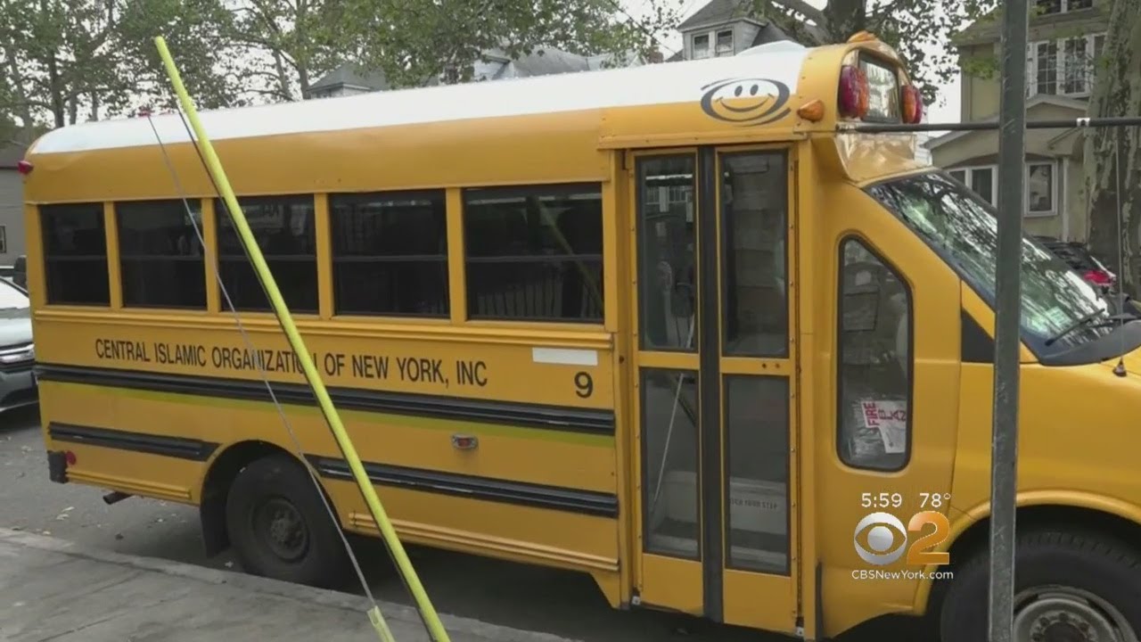 School Bus Driver Apparently Ditches Students - YouTube